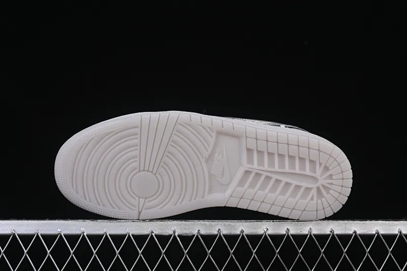 All categories Air Jordan Jordan series basketball shoes Air Jordan 1 Low Air Jordan 1 Low "MM V3" AJ1 Joe 1 liquid silver low-top cultural and casual sneakers HQ2186-002